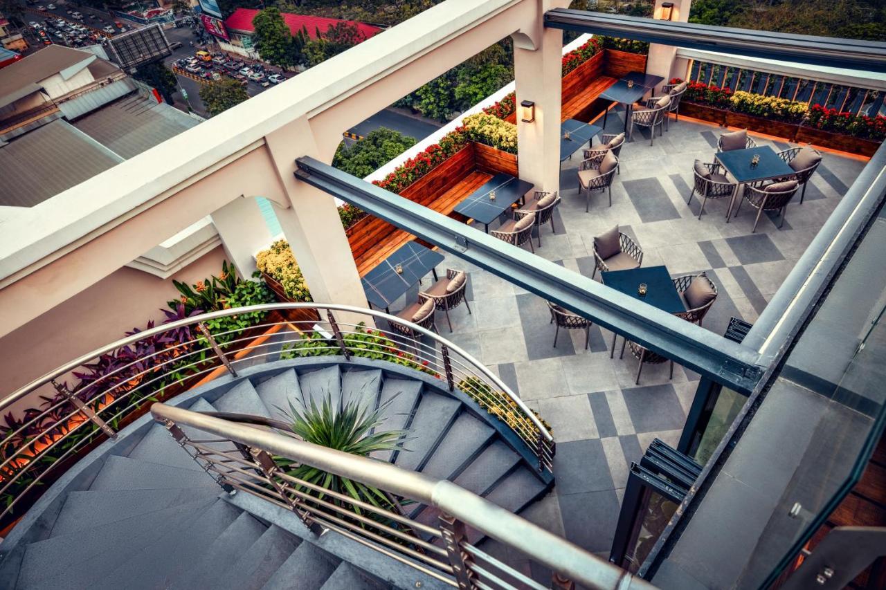 Hotel Maxx Phnom Penh Downtown By H World Exterior foto