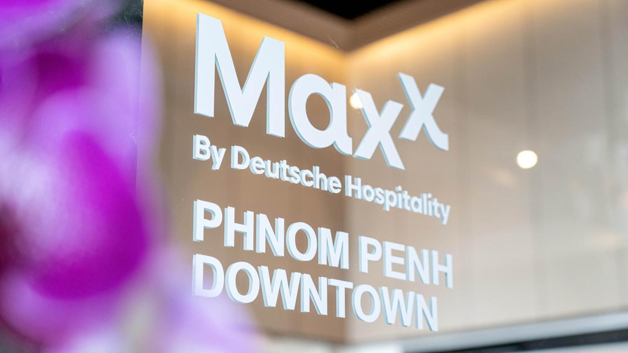 Hotel Maxx Phnom Penh Downtown By H World Exterior foto